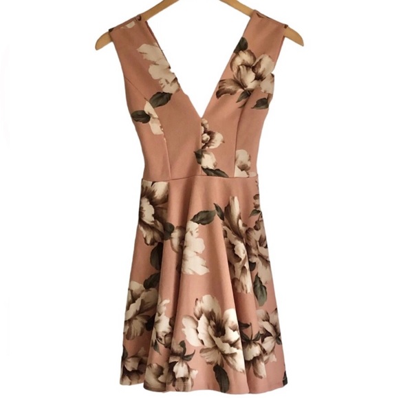 Spring/Summer dress - Picture 1 of 5